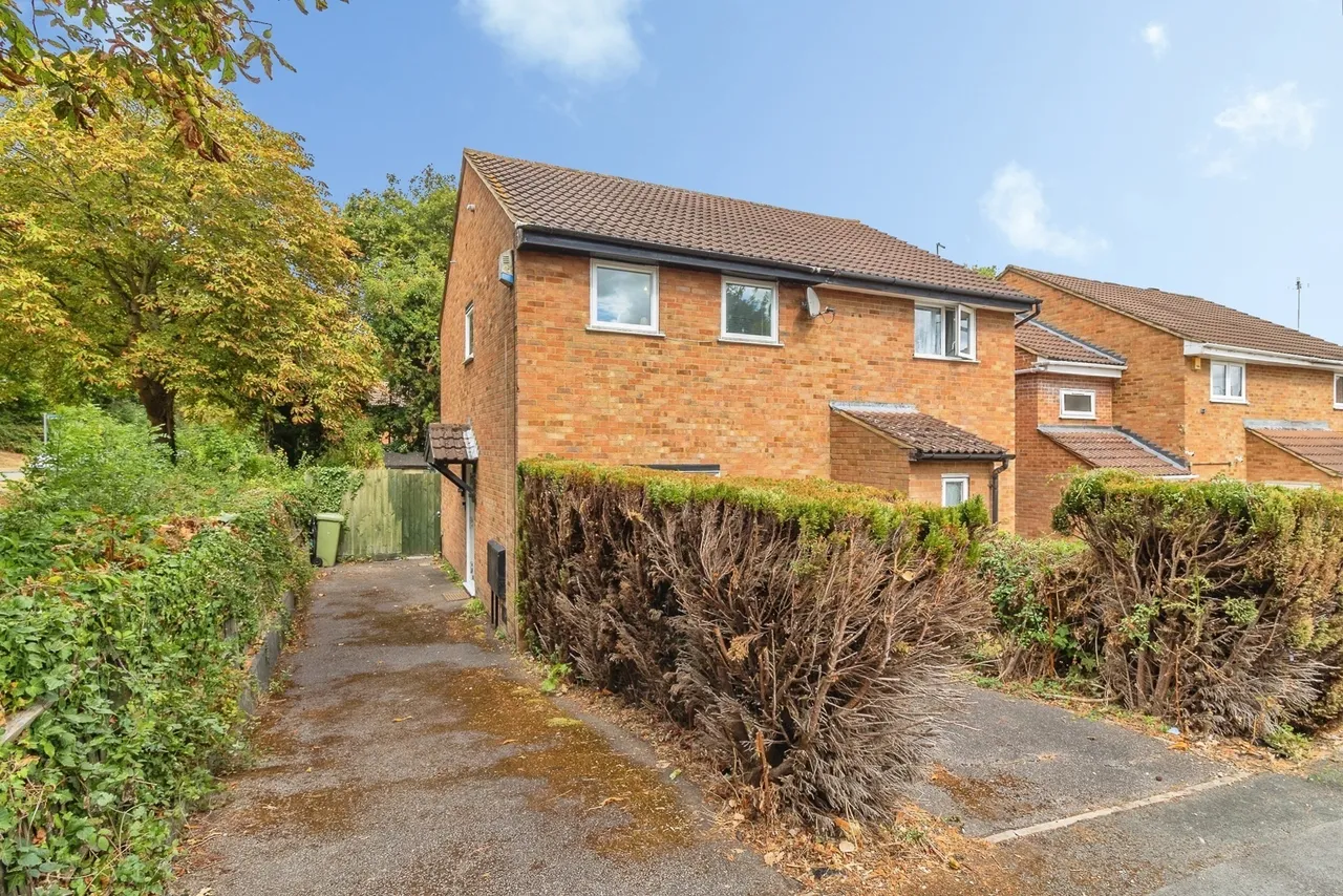 2 bed house for sale — Squires Close, Coffee Hall, Milton Keynes, Buckinghamshire, MK6