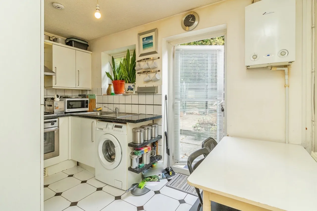 Squires Close, Coffee Hall, Milton Keynes, Buckinghamshire, MK6, photo 8