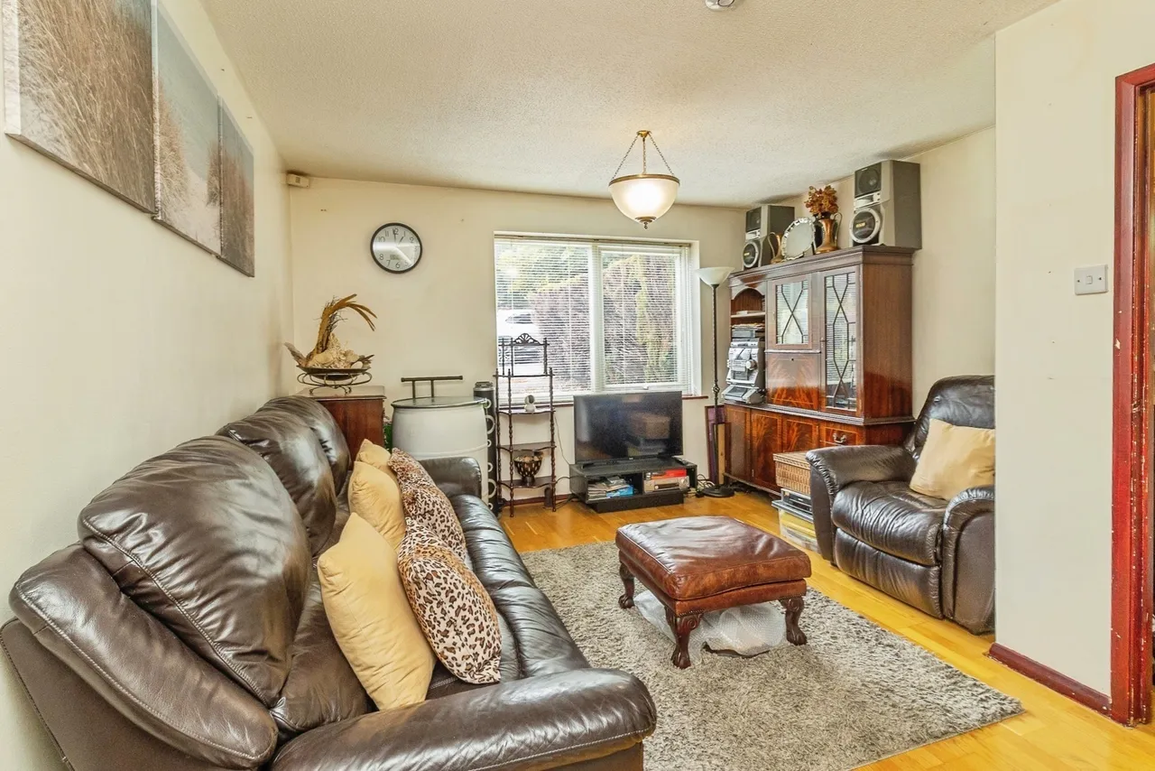 Squires Close, Coffee Hall, Milton Keynes, Buckinghamshire, MK6, photo 5