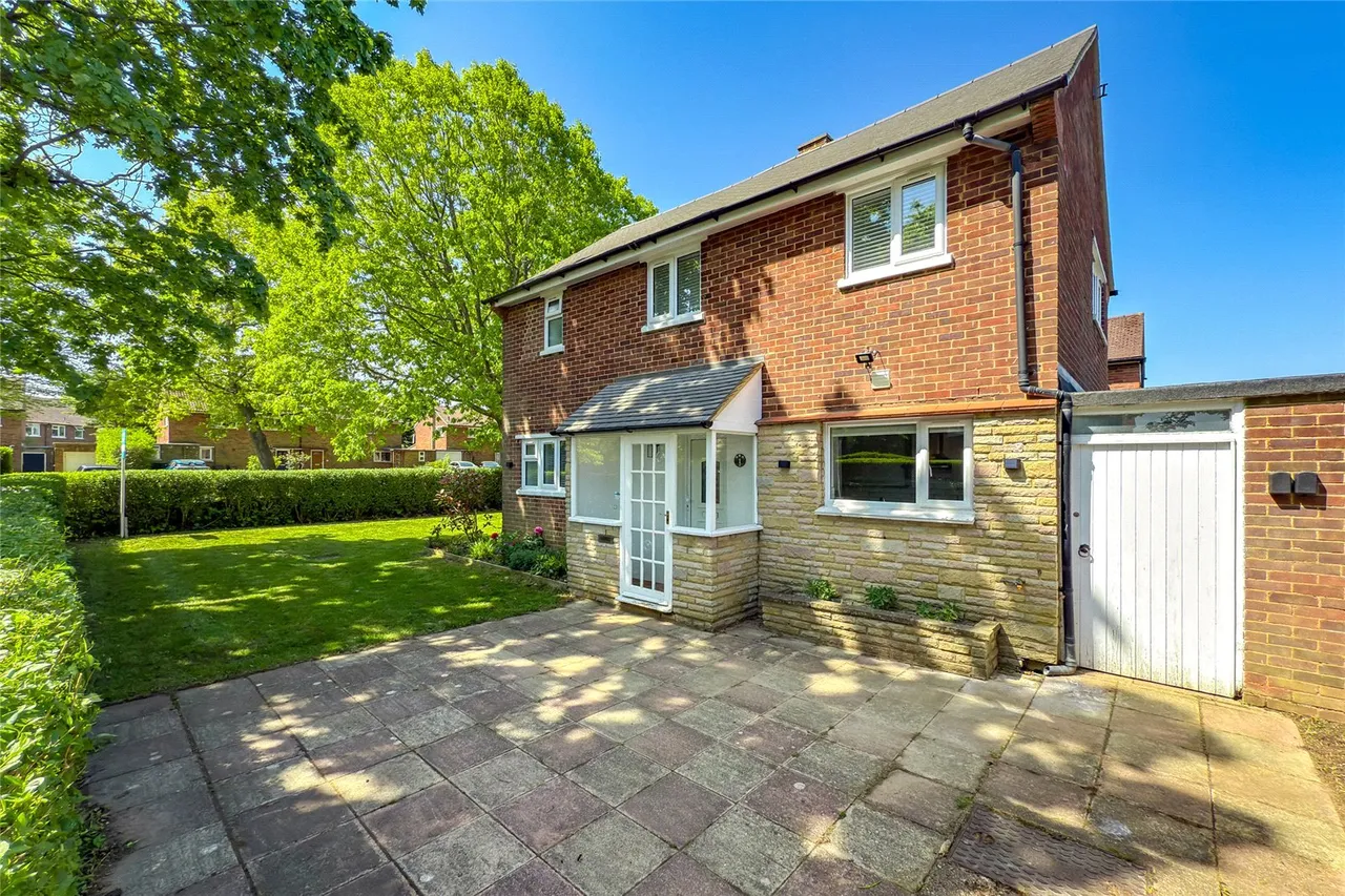3 bed house for sale — Cavan Drive, St. Albans, Hertfordshire, AL3 6HR