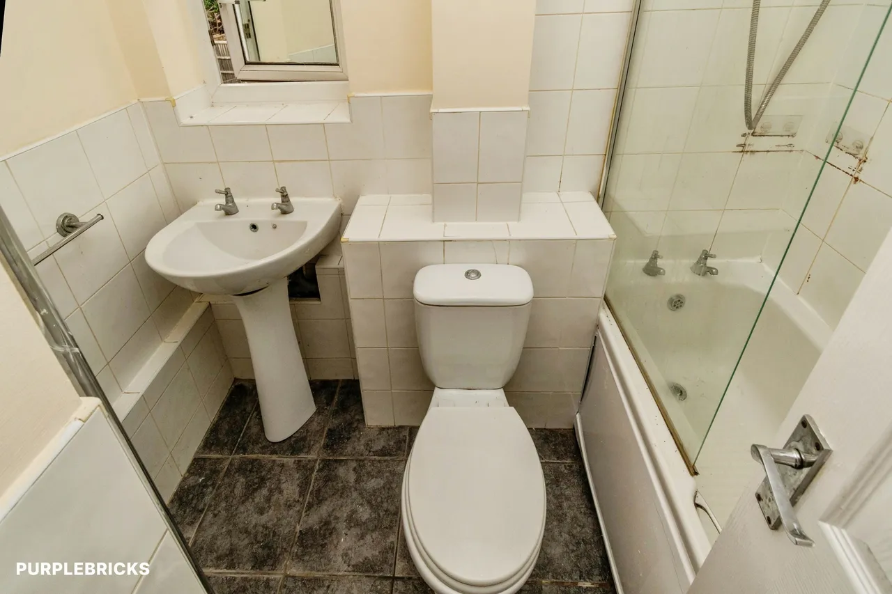 Hessian Close, Bilston, WV14, photo 8