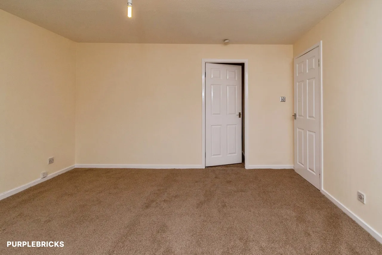 Hessian Close, Bilston, WV14, photo 5