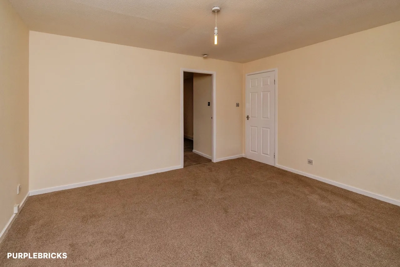 Hessian Close, Bilston, WV14, photo 6