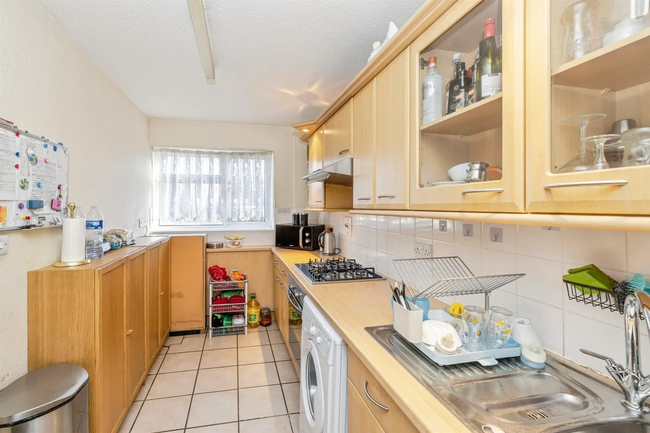 Little Grove, Bushey, photo 12