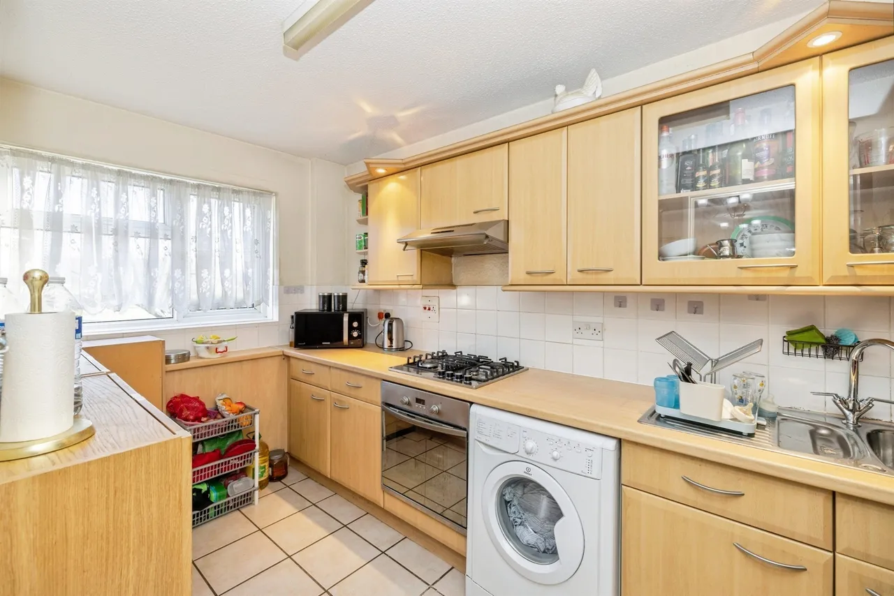 Little Grove, Bushey, photo 2