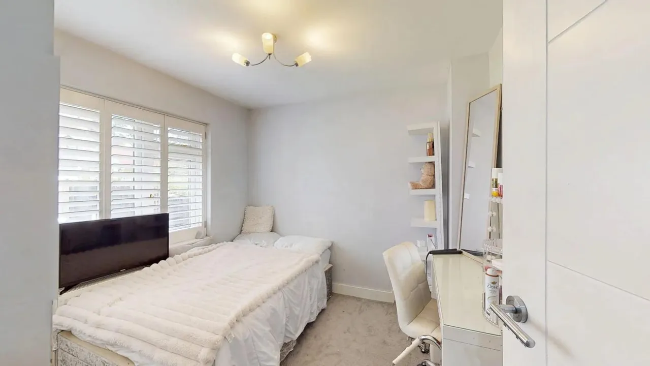 Dudsbury Road, BH22, photo 14