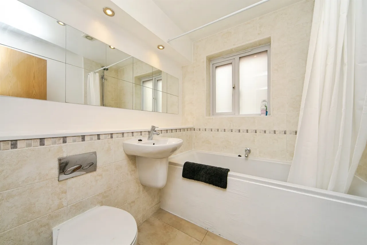 Tapestry Gardens, Birkenhead, CH41, photo 14