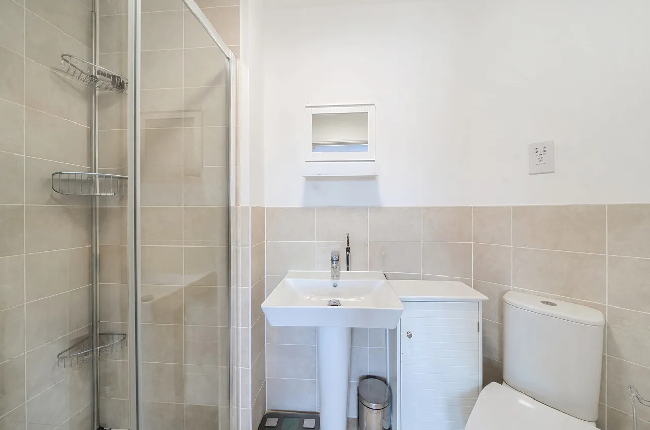 West Hope Grant's Road, Wellesley, GU11, photo 16