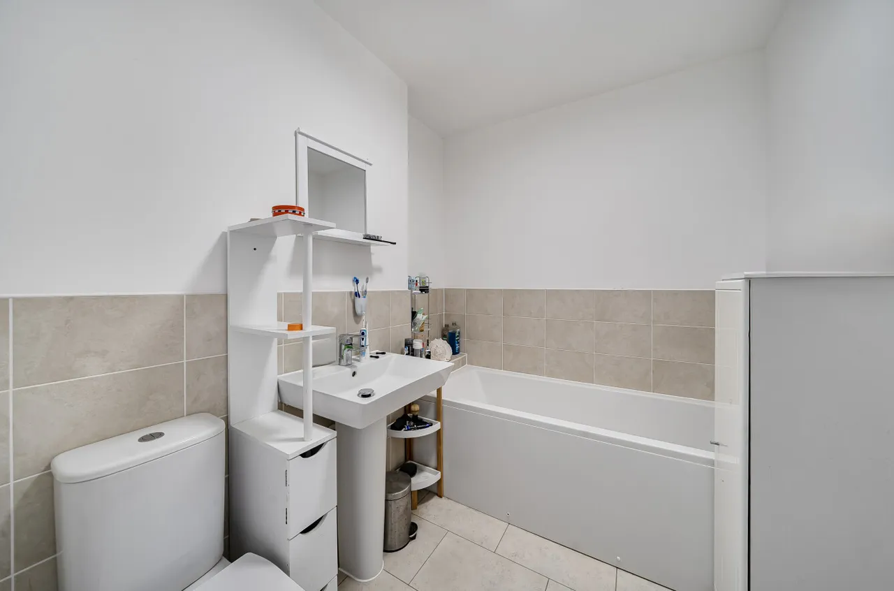 West Hope Grant's Road, Wellesley, GU11, photo 12