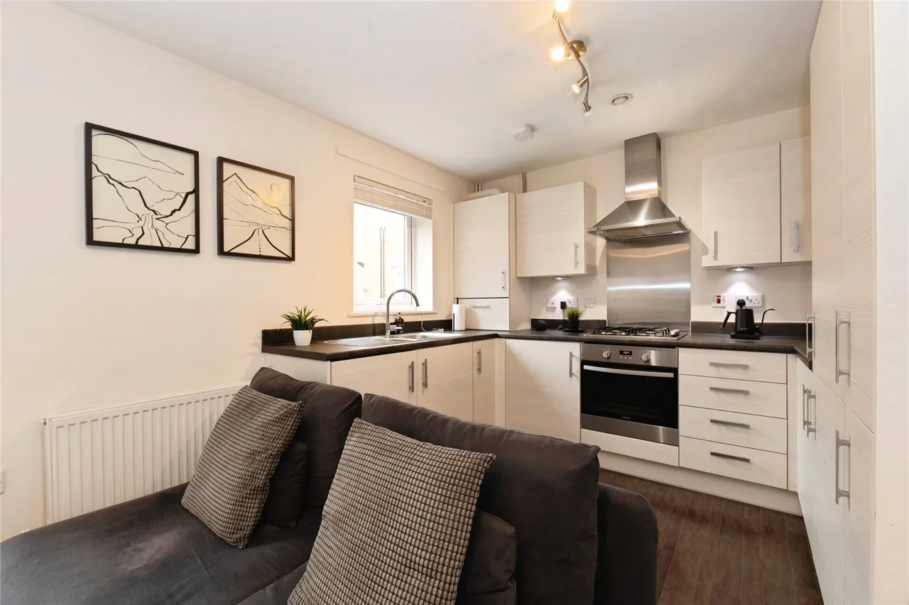 Sherwood Way, Epsom, KT19, photo 2
