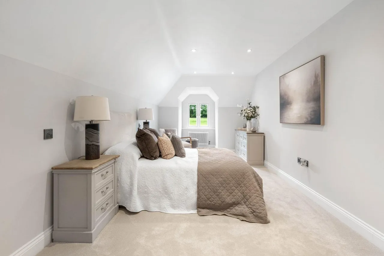 The Oaklands Aston Lane, Bragbury End, SG2, photo 59
