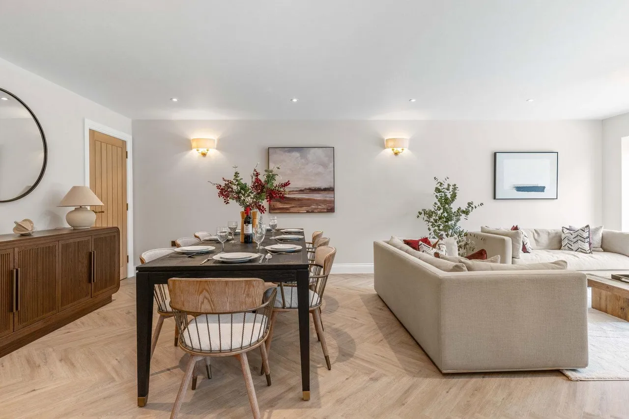 The Oaklands Aston Lane, Bragbury End, SG2, photo 22