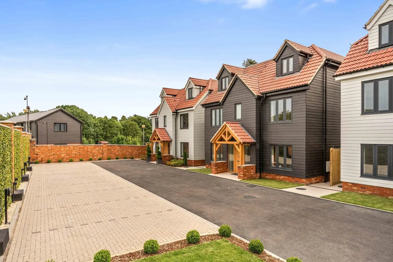 The Oaklands Aston Lane, Bragbury End, SG2, photo 85