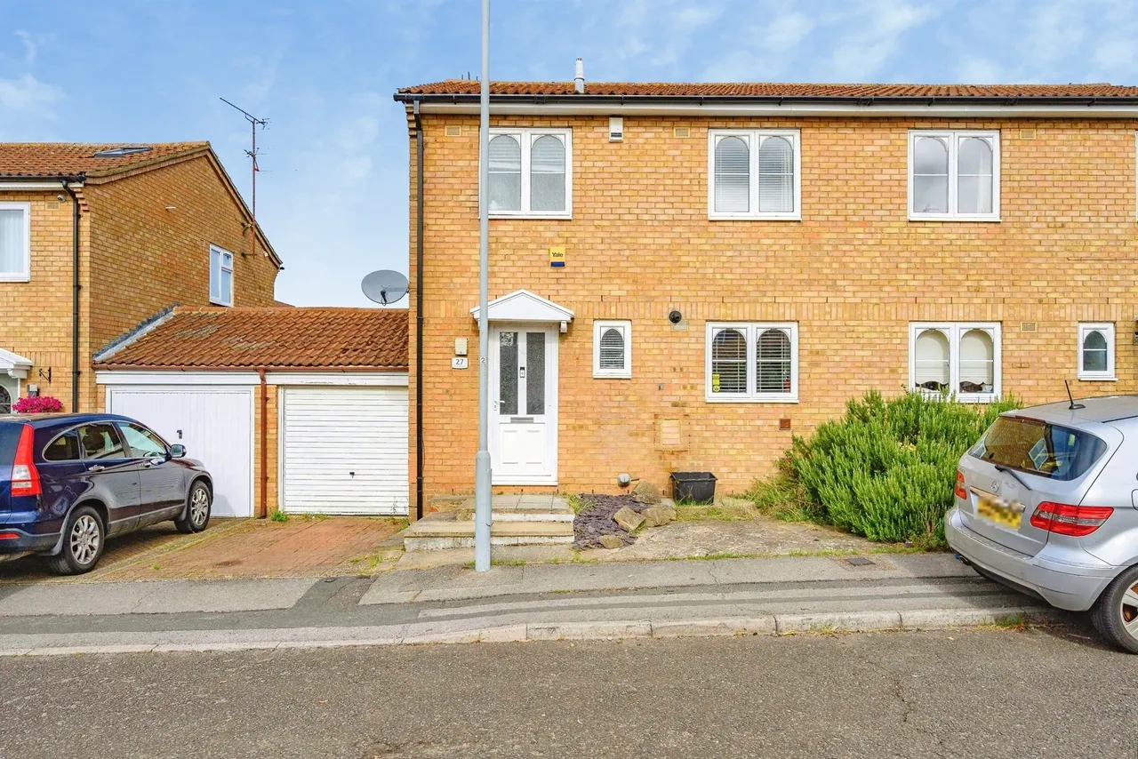 3 bed house for sale, Falstone Green, Luton, LU2