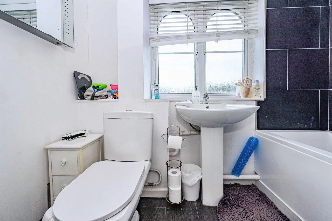 Falstone Green, Luton, LU2, photo 11