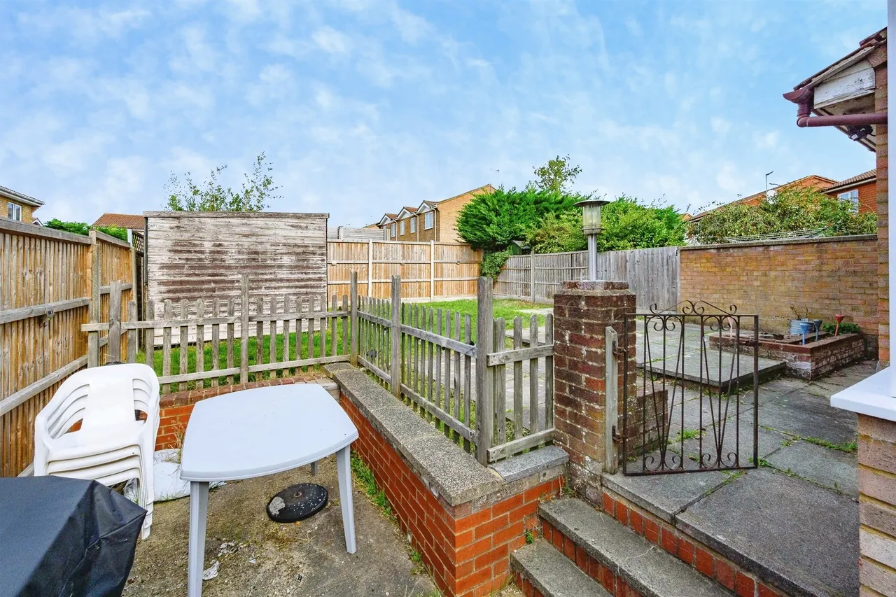 Falstone Green, Luton, LU2, photo 13