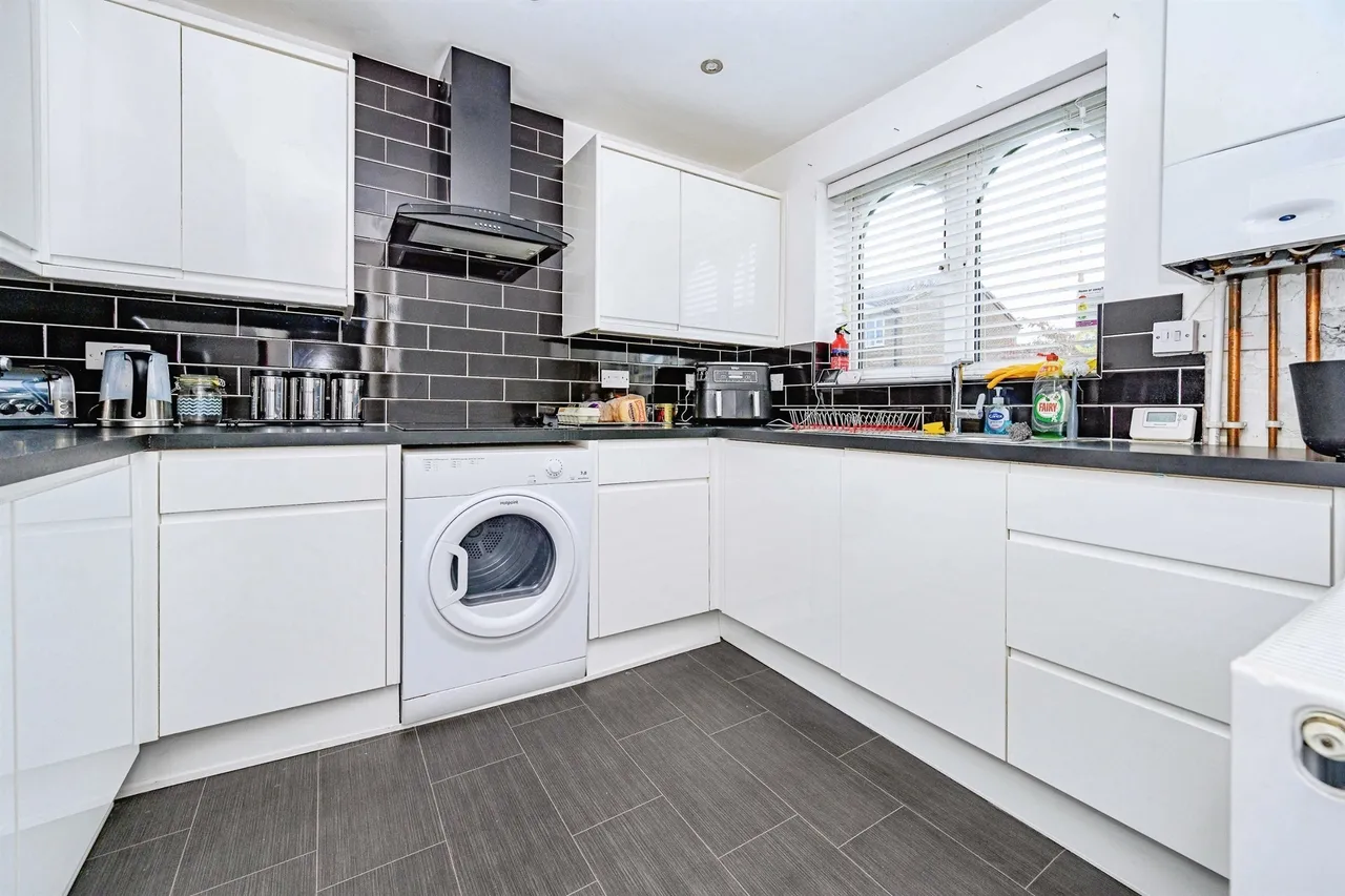 Falstone Green, Luton, LU2, photo 6