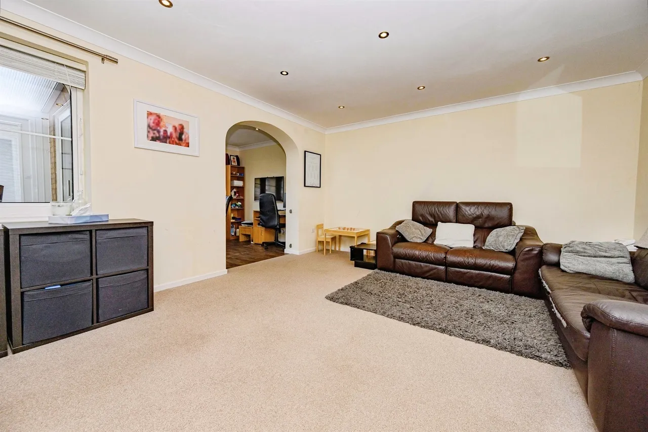 Falstone Green, Luton, LU2, photo 4