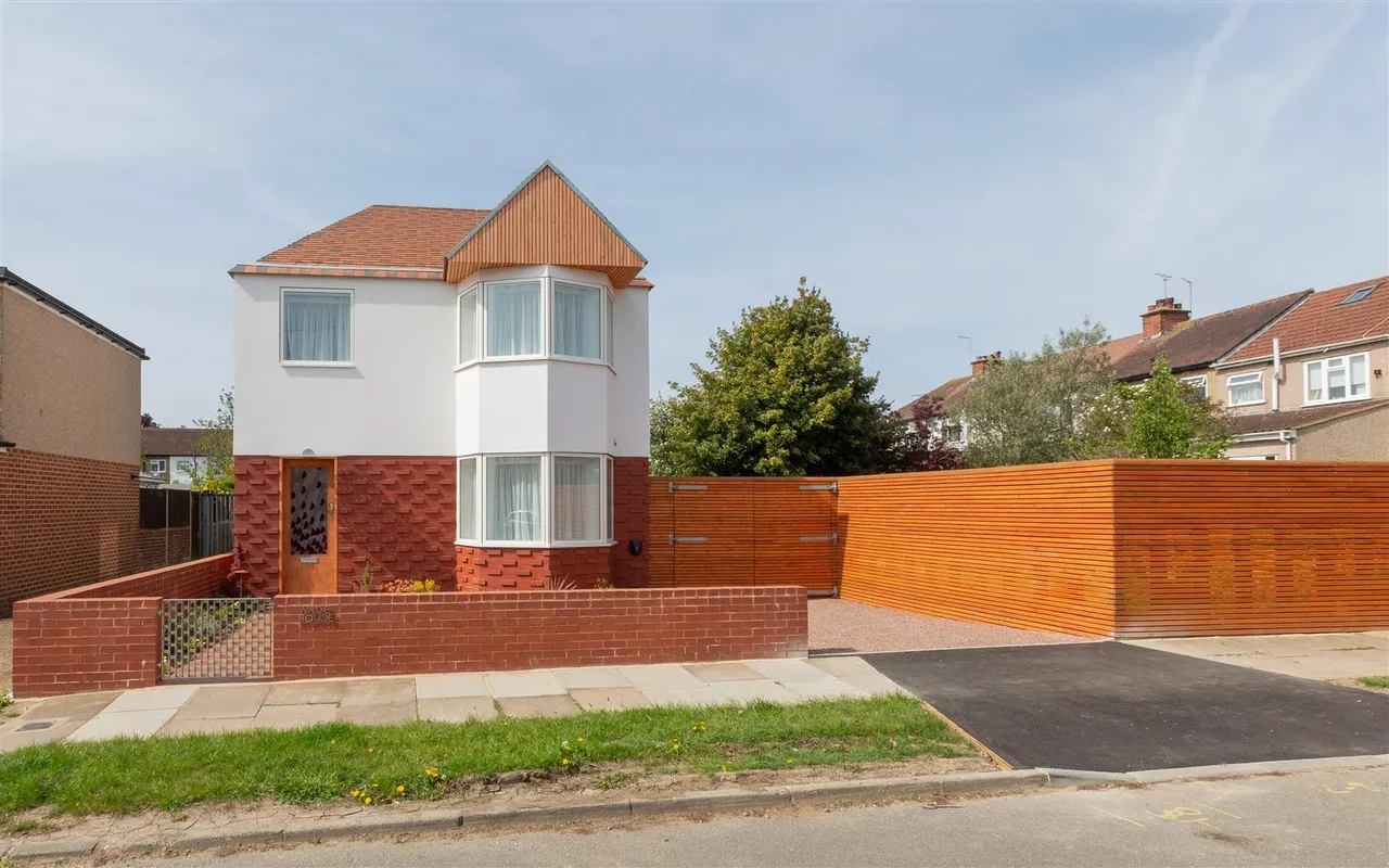 Salcombe Way, Ruislip, HA4 6BA, photo 3