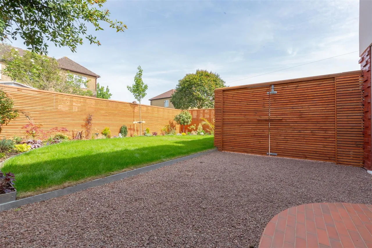 Salcombe Way, Ruislip, HA4 6BA, photo 30