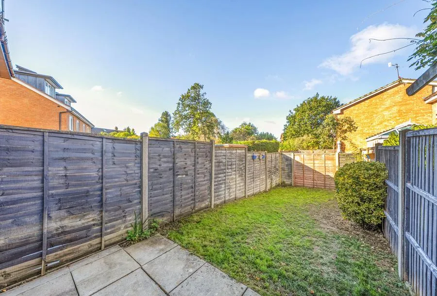 Kings Mead, South Nutfield, RH1, photo 13