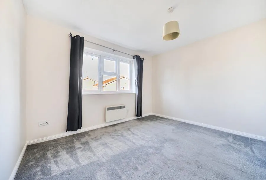 Kings Mead, South Nutfield, RH1, photo 10