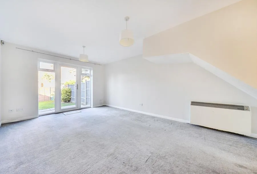 Kings Mead, South Nutfield, RH1, photo 6