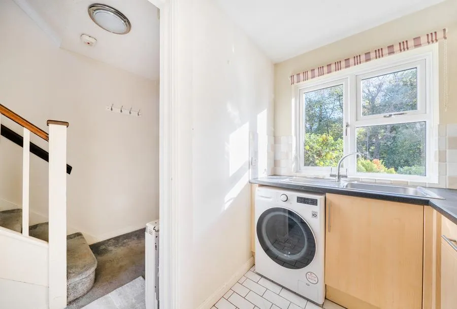 Kings Mead, South Nutfield, RH1, photo 14
