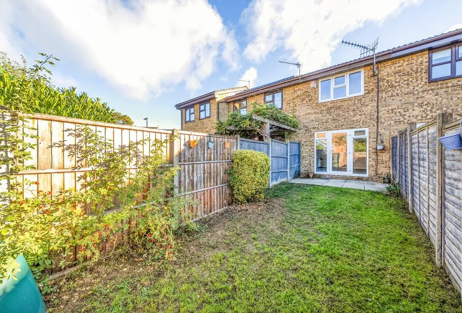Kings Mead, South Nutfield, RH1, photo 3