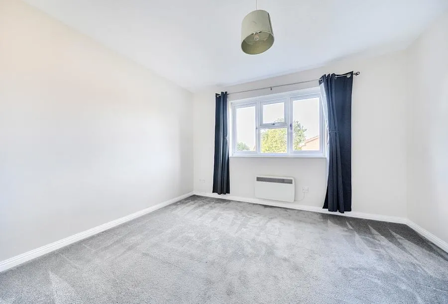 Kings Mead, South Nutfield, RH1, photo 8