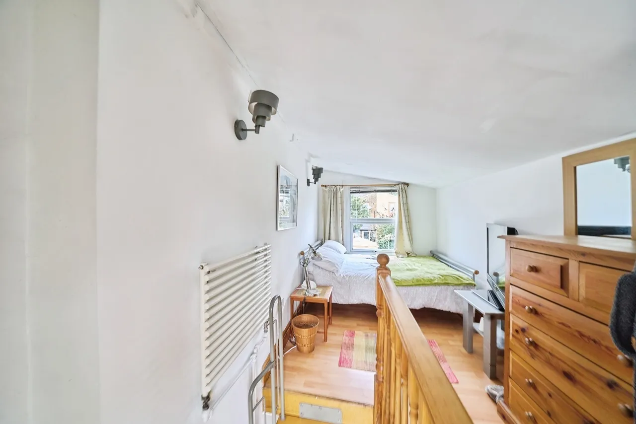 Buckingham Road, London, E15, photo 9