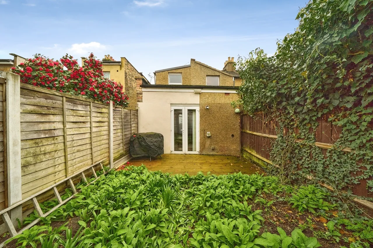 Buckingham Road, London, E15, photo 12
