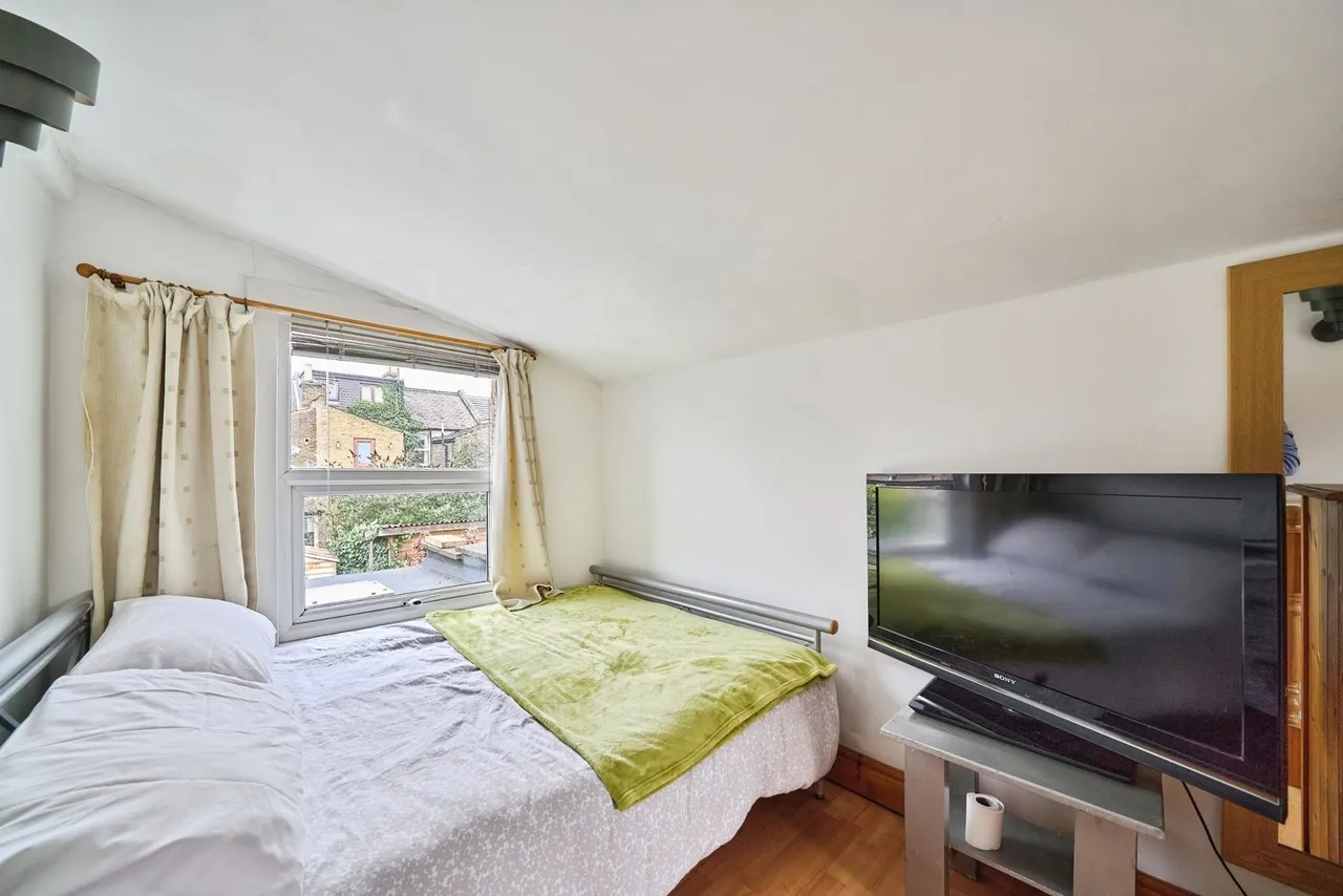 Buckingham Road, London, E15, photo 10