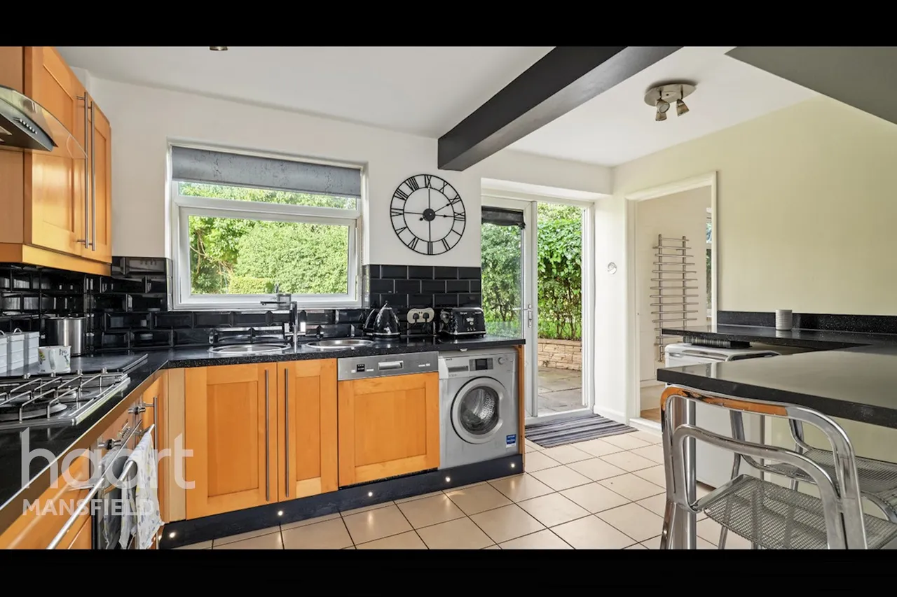 Ladybrook Lane, Mansfield, NG18, photo 2
