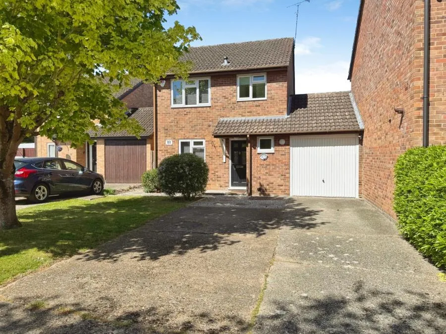 3 bed house for sale, Willowside, Woodley, RG5