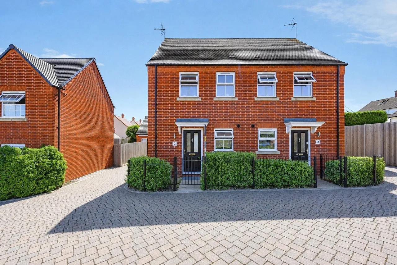 2 bed house for sale — Barn View, Edlesborough, Dunstable, Buckinghamshire, LU6