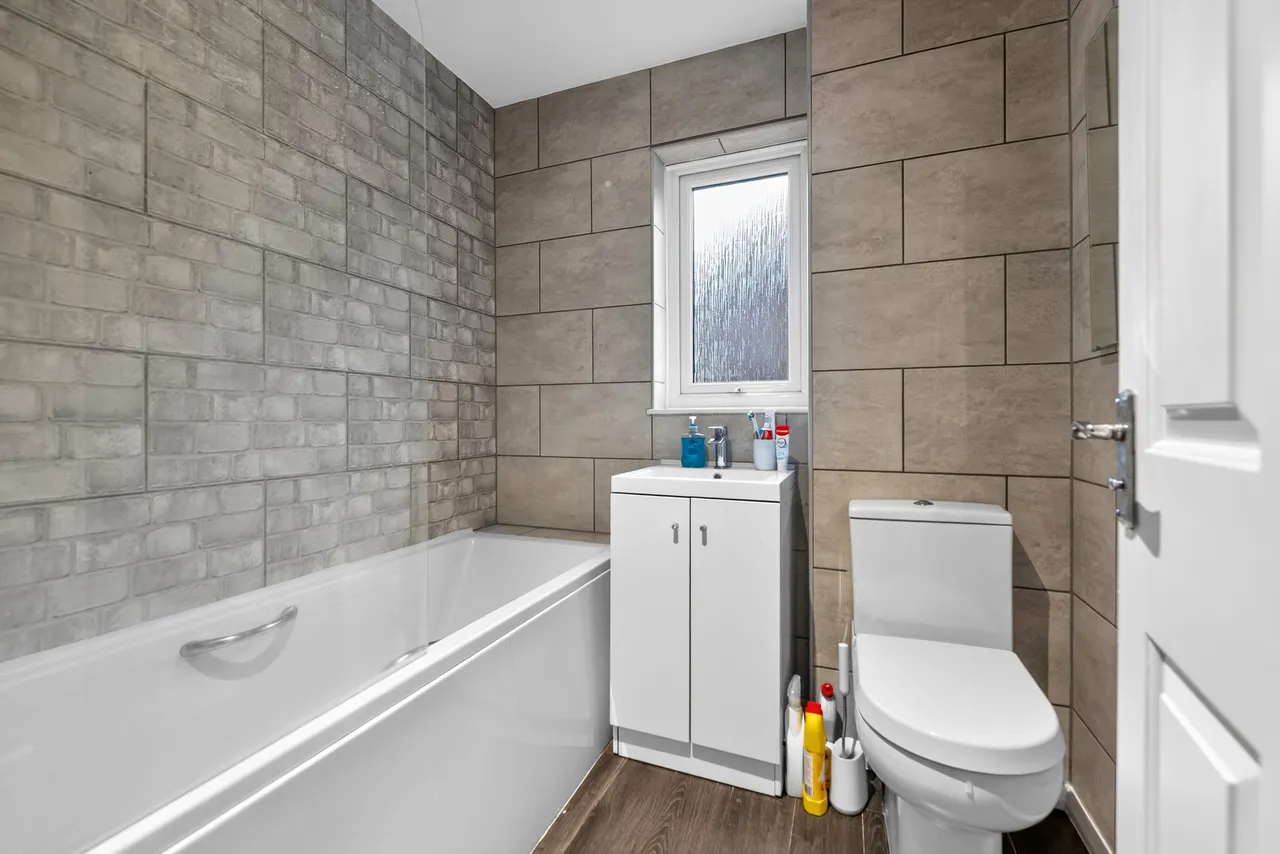 Stokes Close, Crawley, RH10, photo 11
