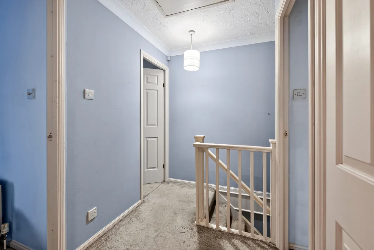 Stokes Close, Crawley, RH10, photo 7