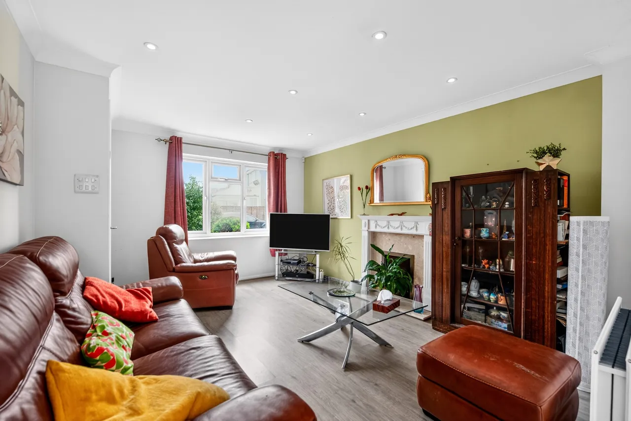 Stokes Close, Crawley, RH10, photo 2