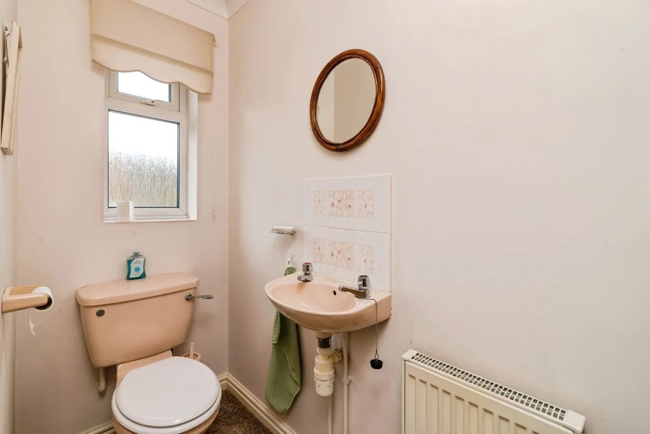 Enstone Road, Lowestoft, Suffolk, NR33, photo 11