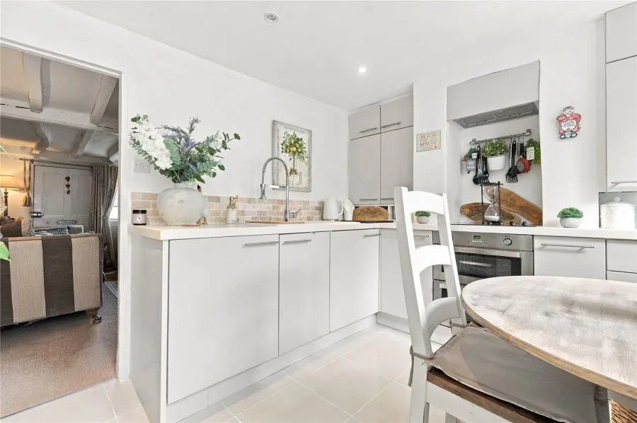 with 2 bedrooms in Saffron Walden, CB10, photo 2