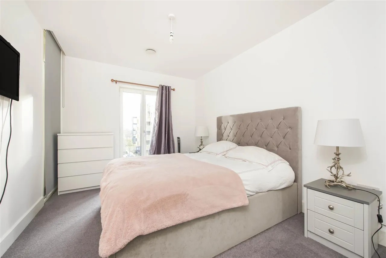 Frazer Nash Close, Isleworth, TW7, photo 6
