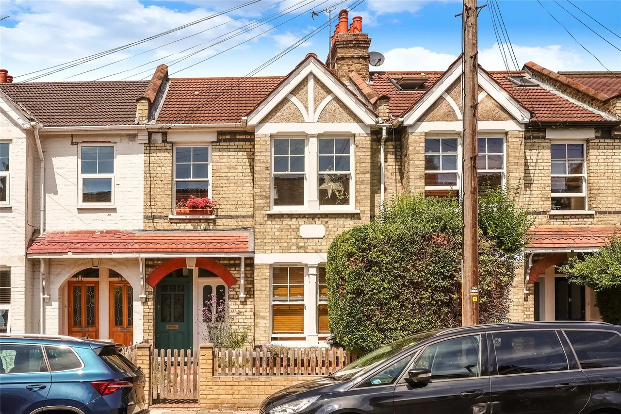 2 bed flat for sale, Kenley Road, St Margarets, TW1
