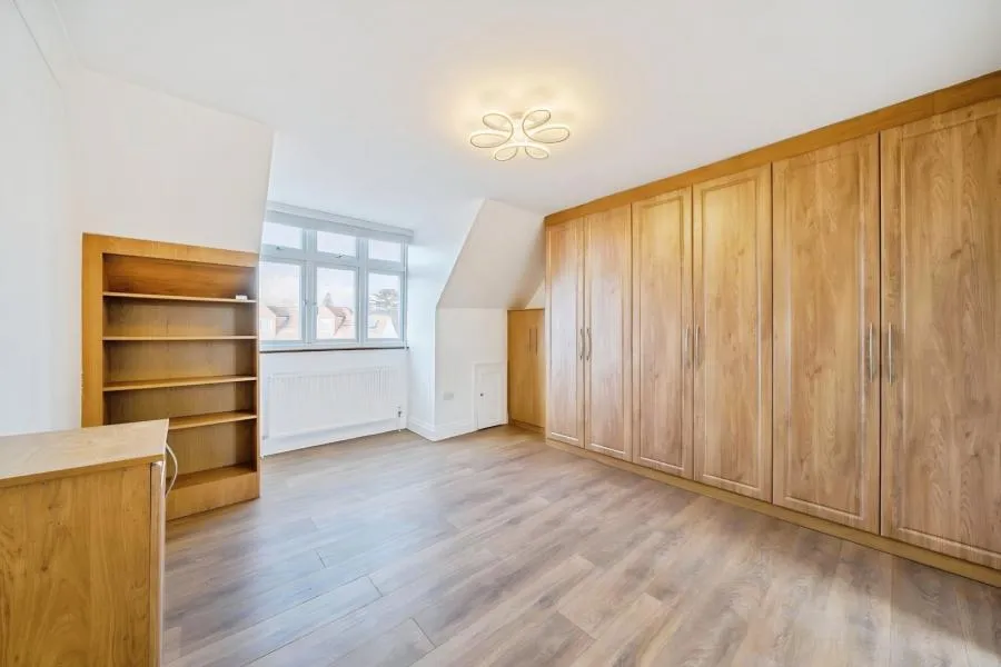 Willow Crescent East, Denham, UB9, photo 6