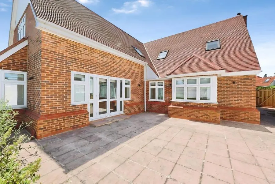 Willow Crescent East, Denham, UB9, photo 10