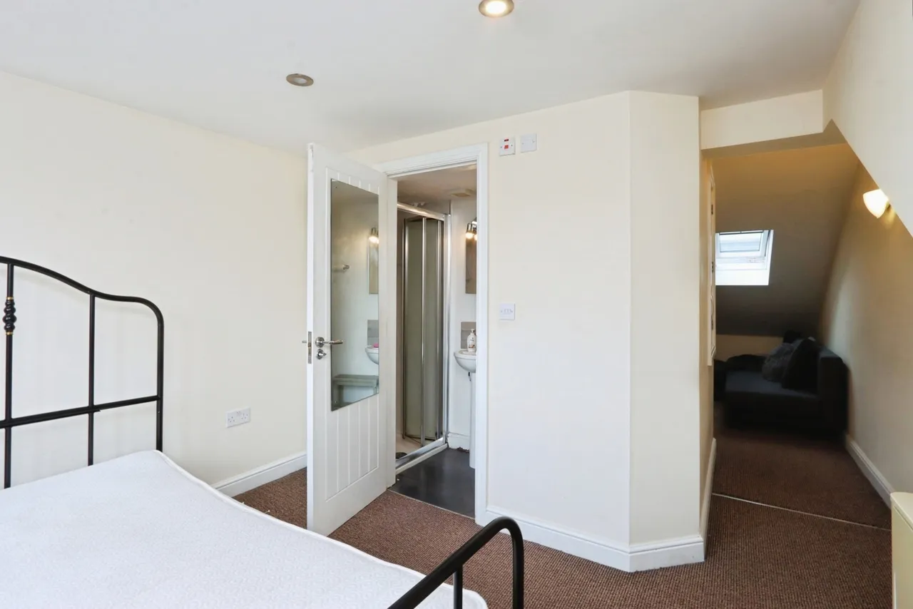 Lancing Road, Sheffield, S2, photo 14