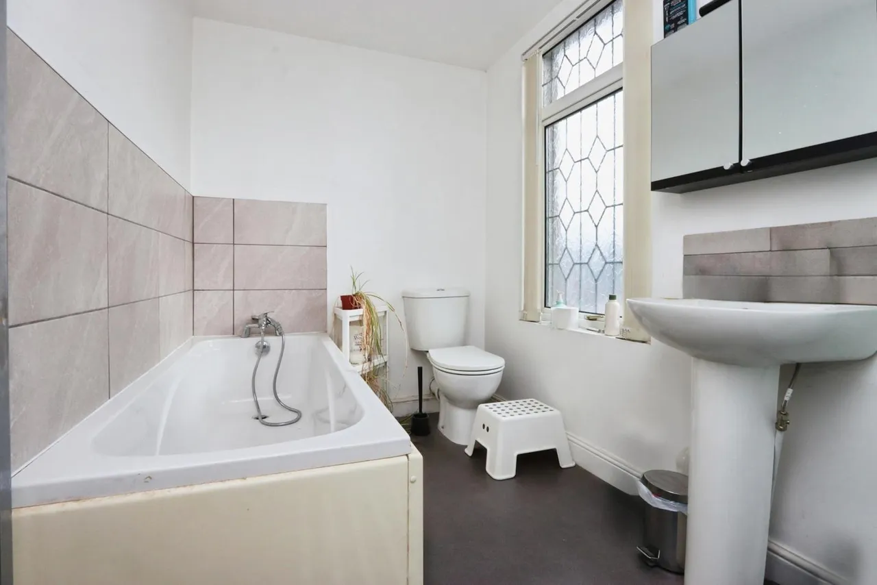Lancing Road, Sheffield, S2, photo 9