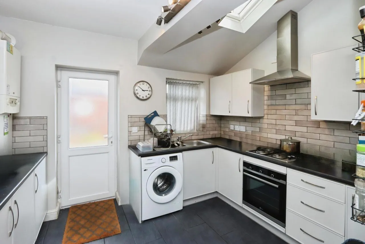 Lancing Road, Sheffield, S2, photo 3