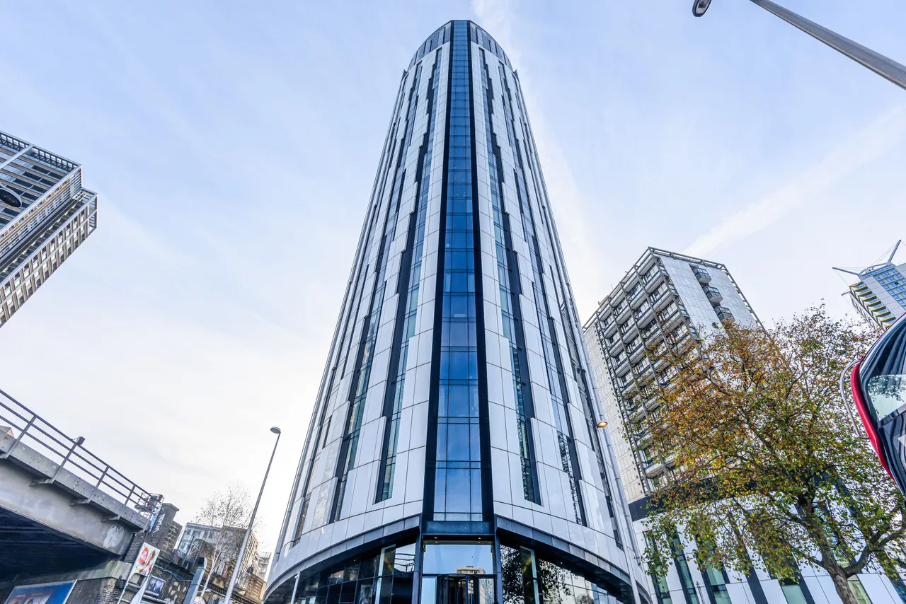 Apartment 304, The Strata, 8 Walworth Road, London, photo 4