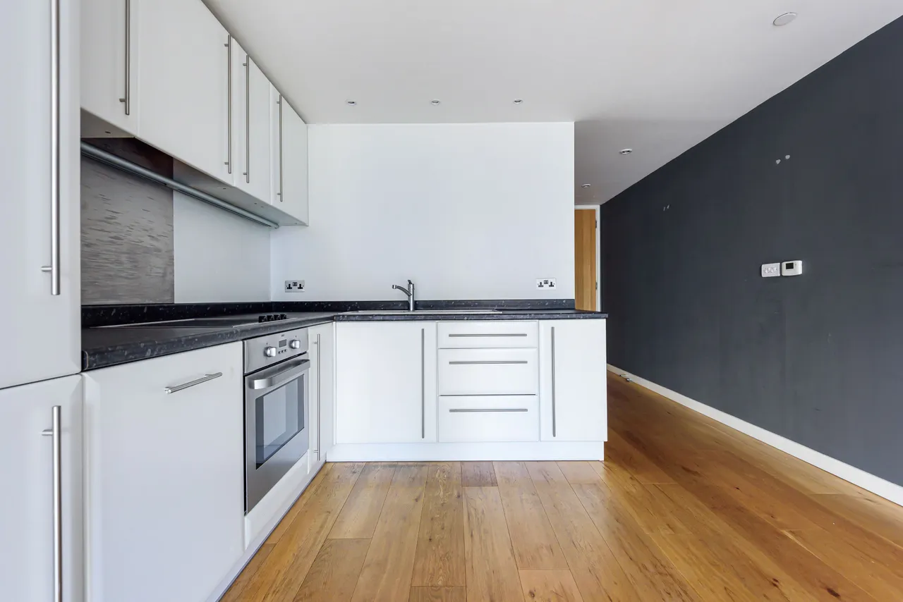 Apartment 304, The Strata, 8 Walworth Road, London, photo 9